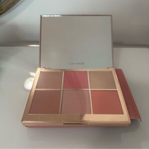 Laura Mercier Cheek Canvas Soft
Cheek Palette nwt